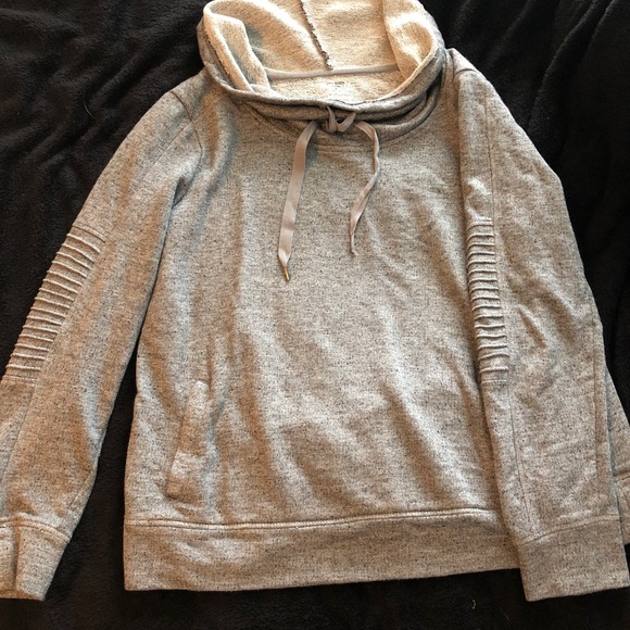 Steve Madden Sweatshirt - Picture 2 of 3